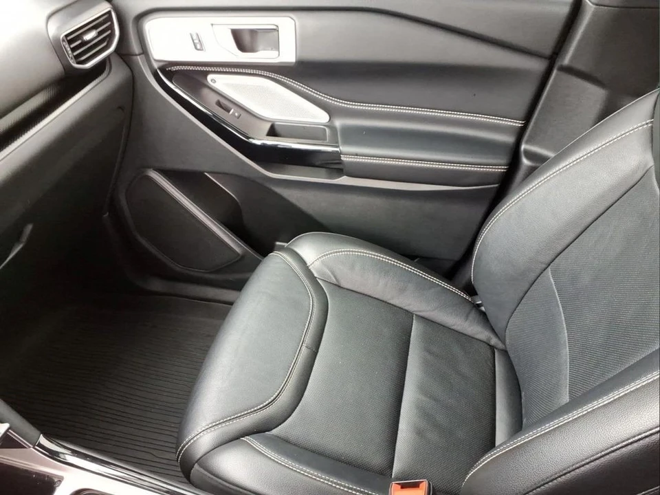 2023 Ford Explorer 6th Gen - Image 21 of 28