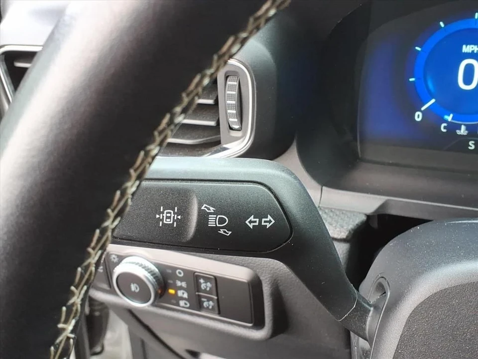 2023 Ford Explorer 6th Gen - Image 16 of 21