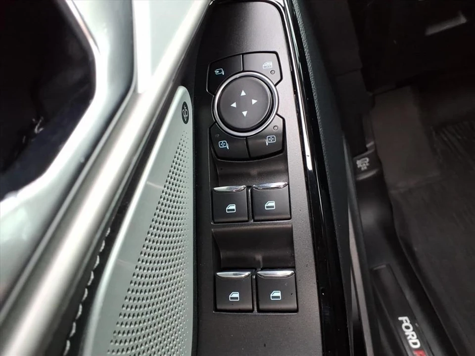 2023 Ford Explorer 6th Gen - Image 14 of 21