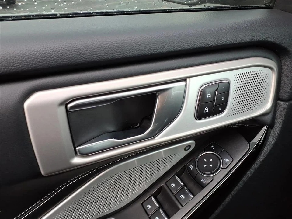 2023 Ford Explorer 6th Gen - Image 13 of 21