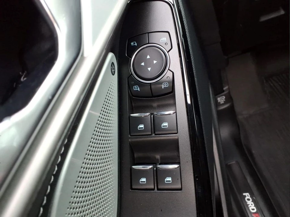 2023 Ford Explorer 6th Gen - Image 14 of 28