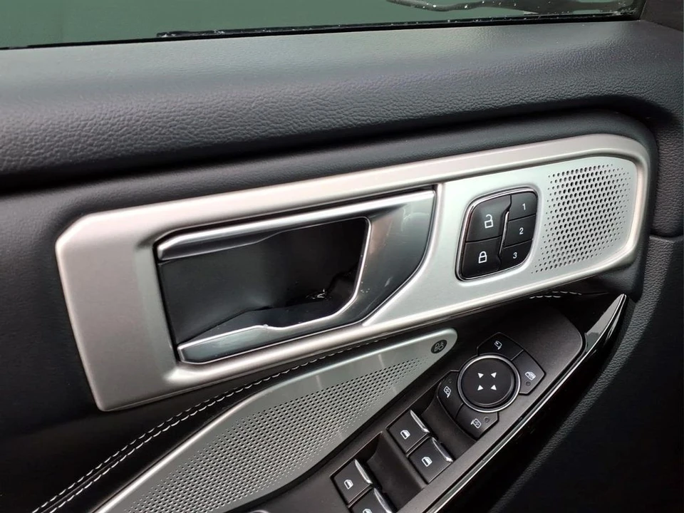 2023 Ford Explorer 6th Gen - Image 13 of 28