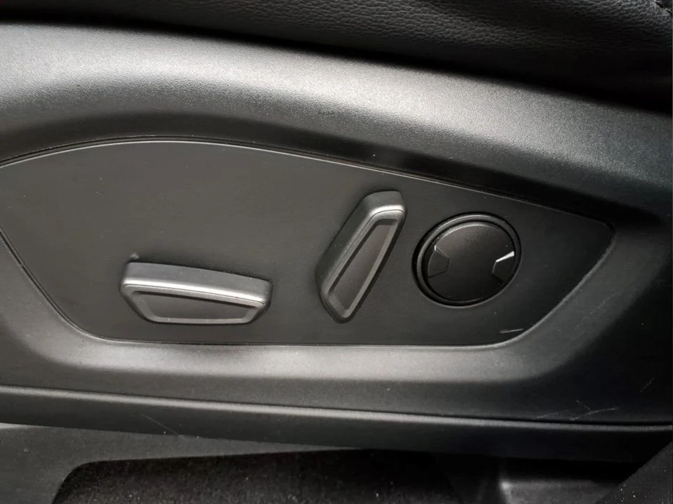 2023 Ford Explorer 6th Gen - Image 23 of 28