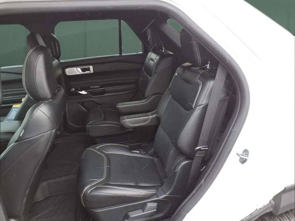 2023 Ford Explorer 6th Gen - Image 25 of 28
