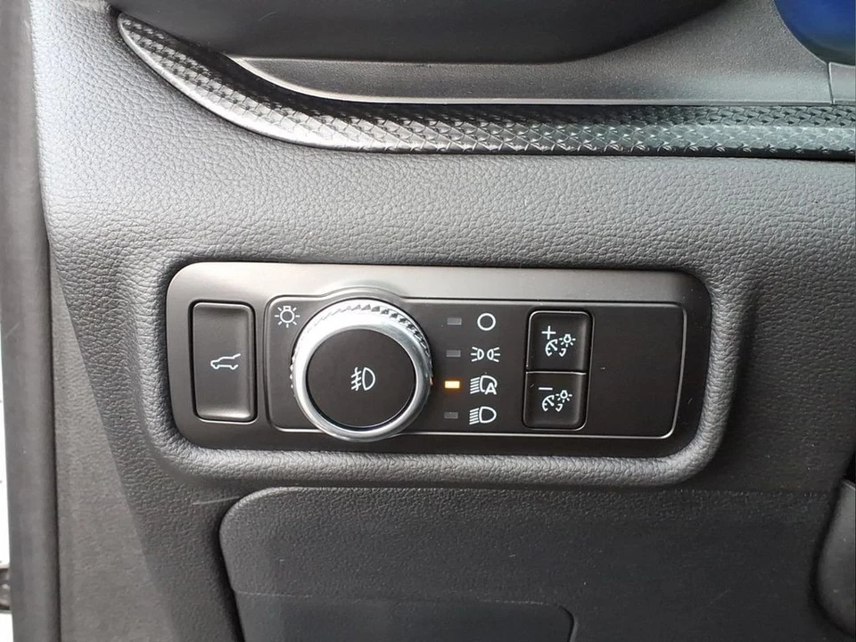 2023 Ford Explorer 6th Gen - Image 15 of 28