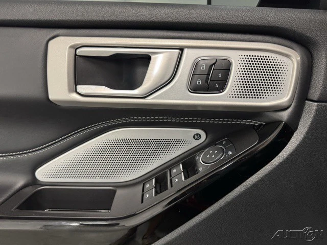 2023 Ford Explorer 6th Gen - Image 13 of 17