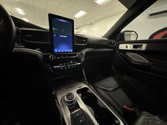 2023 Ford Explorer 6th Gen - Image 15 of 17