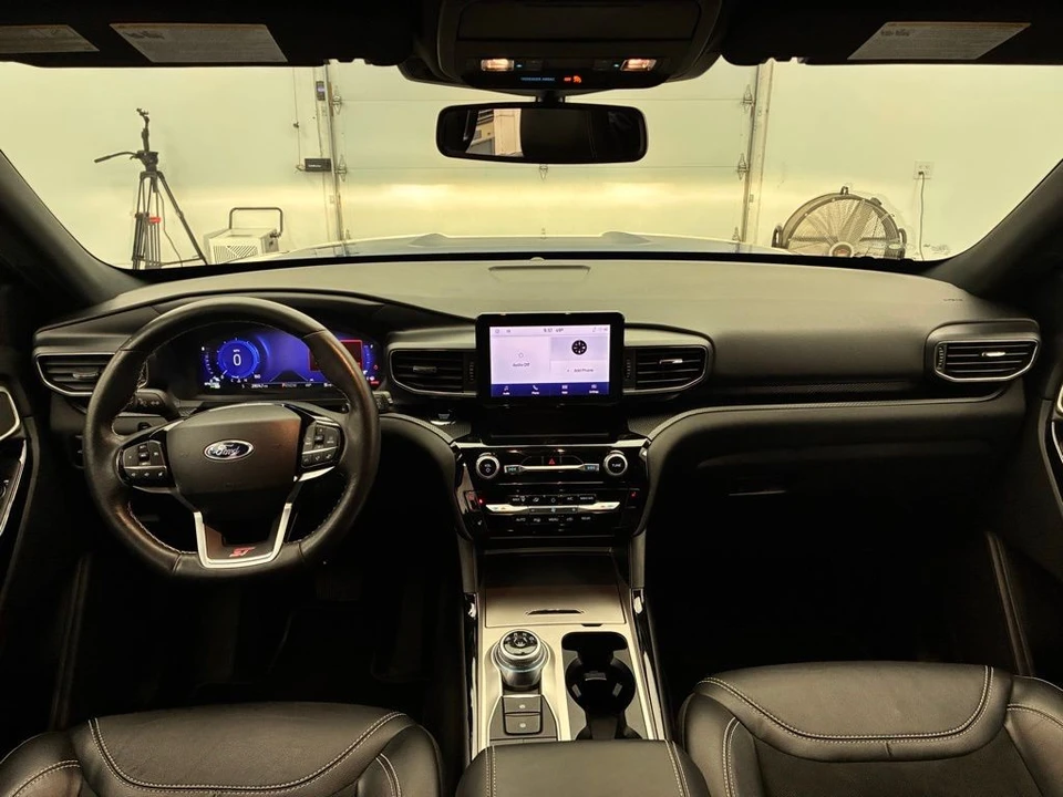 2023 Ford Explorer 6th Gen - Image 2 of 12