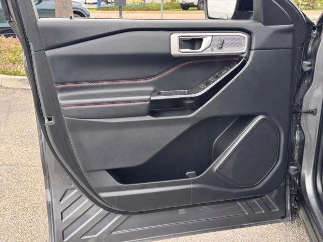 2023 Ford Explorer 6th Gen - Image 16 of 21