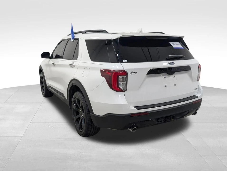 2023 Ford Explorer 6th Gen - Image 9 of 12