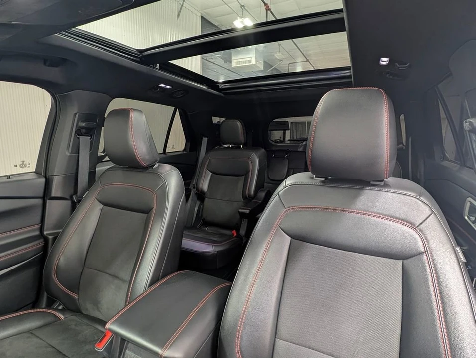 2023 Ford Explorer 6th Gen - Image 4 of 12