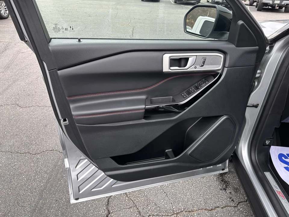 2023 Ford Explorer 6th Gen - Image 9 of 21