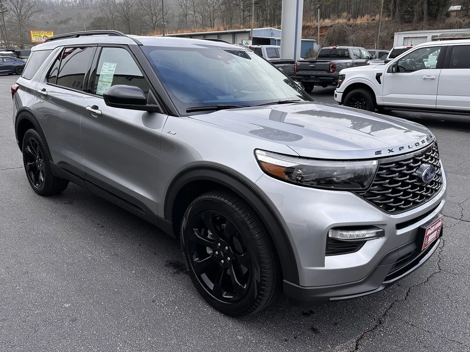 2023 Ford Explorer 6th Gen - Image 4 of 21