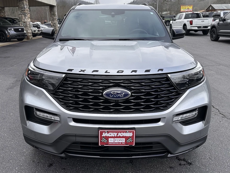 2023 Ford Explorer 6th Gen - Image 3 of 21