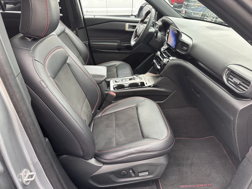 2023 Ford Explorer 6th Gen - Image 14 of 21