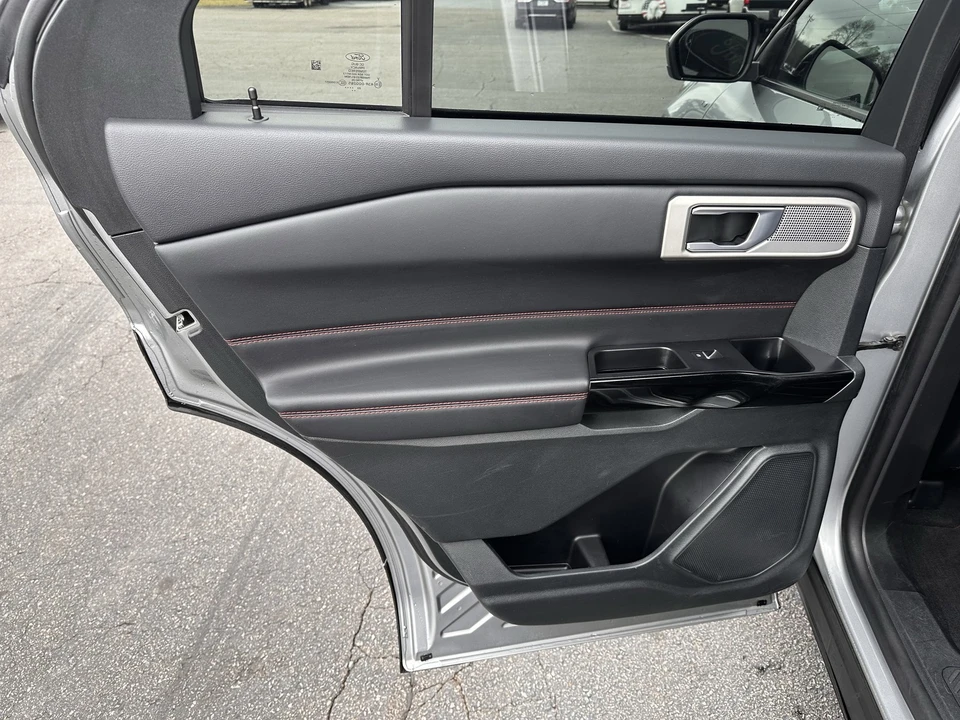 2023 Ford Explorer 6th Gen - Image 11 of 12