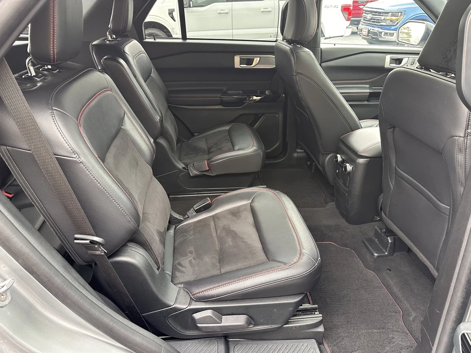 2023 Ford Explorer 6th Gen - Image 16 of 21
