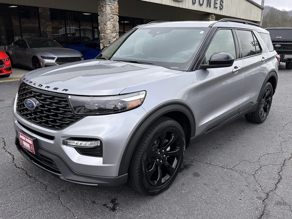 2023 Ford Explorer 6th Gen - Image 2 of 12