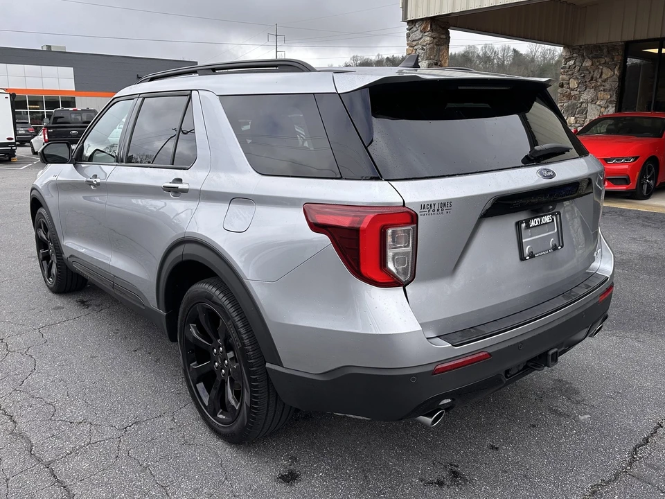 2023 Ford Explorer 6th Gen - Image 8 of 12