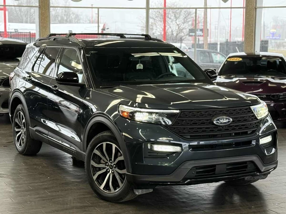 2023 Ford Explorer 6th Gen - Image 2 of 21