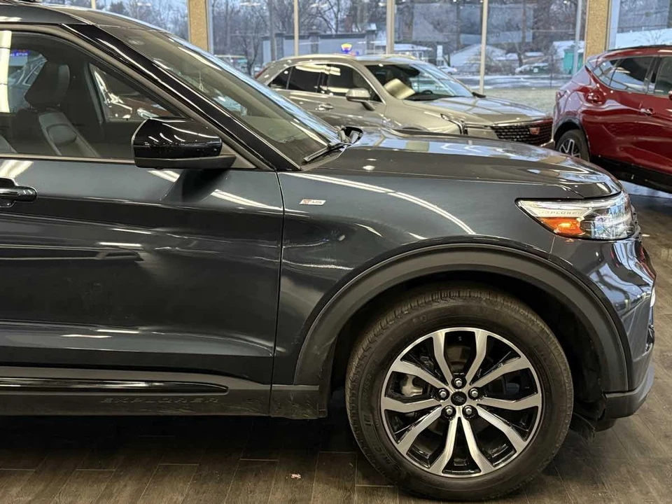 2023 Ford Explorer 6th Gen - Image 17 of 21