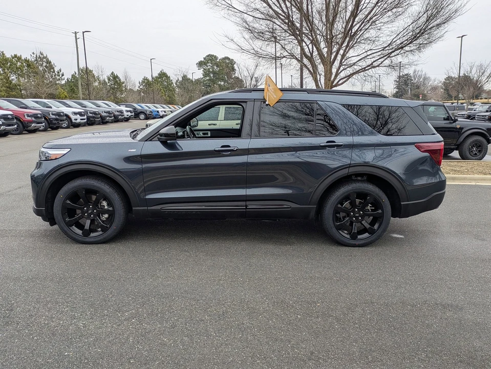 2023 Ford Explorer 6th Gen - Image 7 of 21