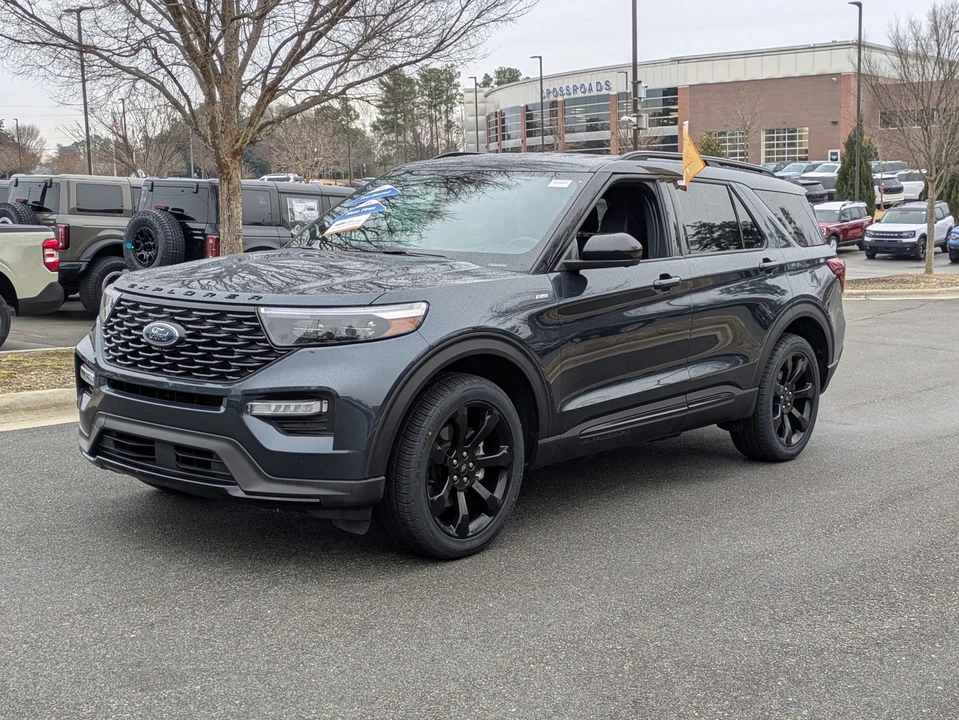 2023 Ford Explorer 6th Gen - Image 8 of 21
