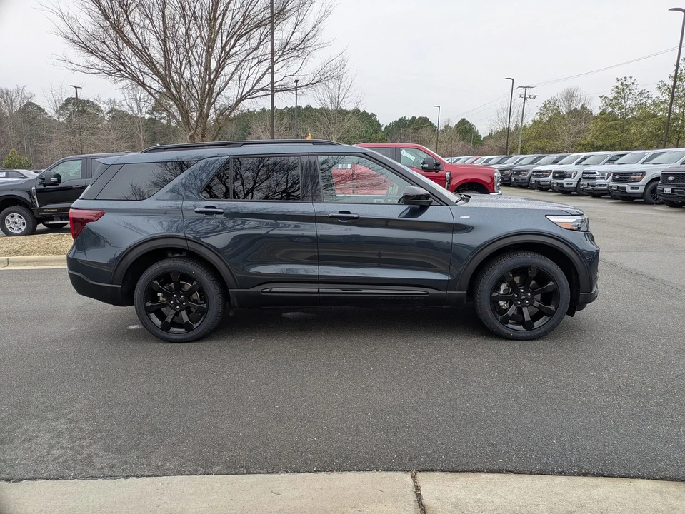 2023 Ford Explorer 6th Gen - Image 3 of 21