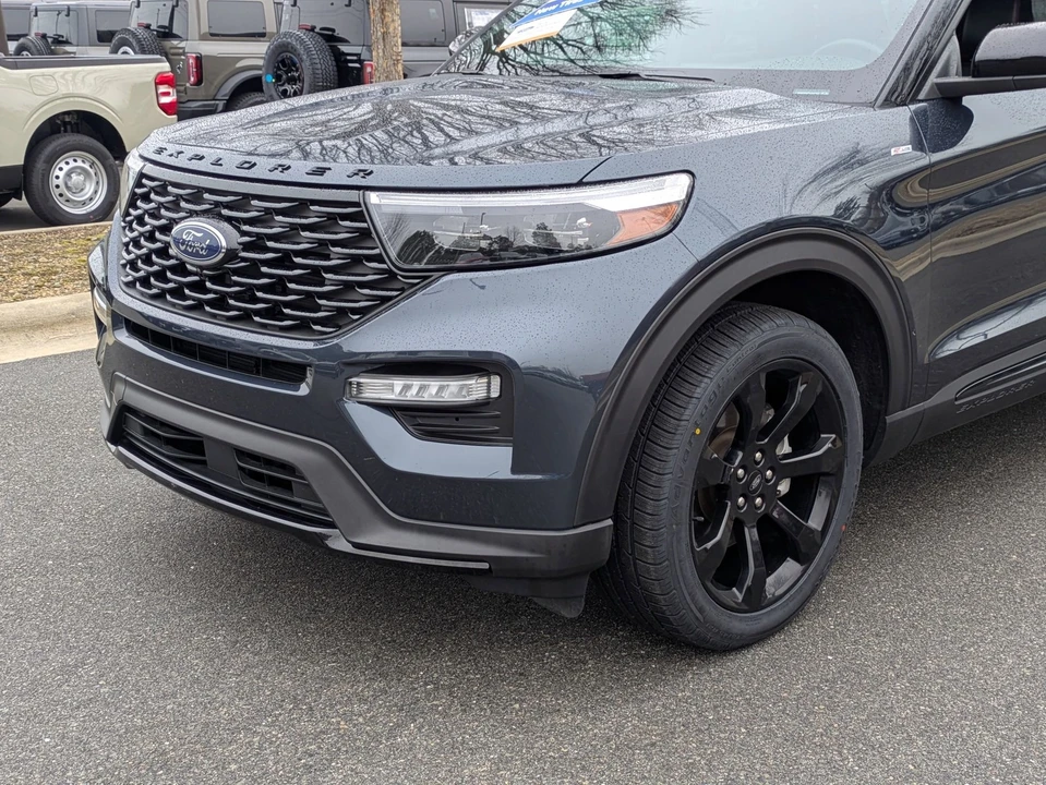 2023 Ford Explorer 6th Gen - Image 10 of 21