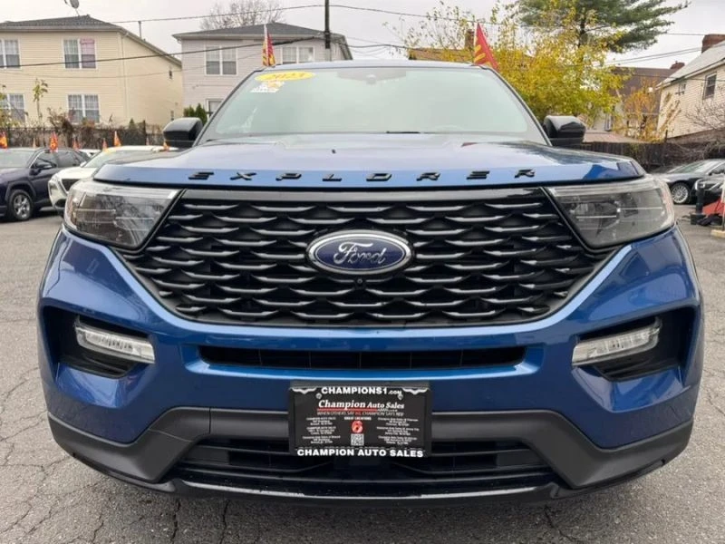 2023 Ford Explorer 6th Gen - Image 5 of 12