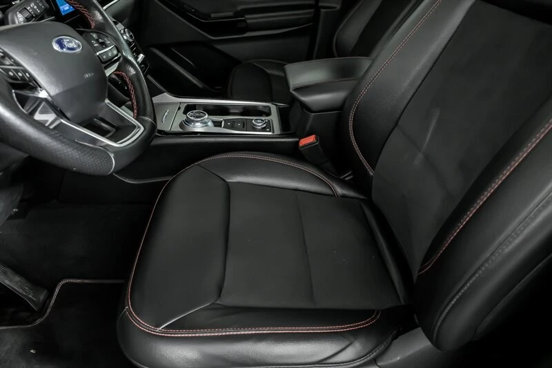 2023 Ford Explorer 6th Gen - Image 18 of 21