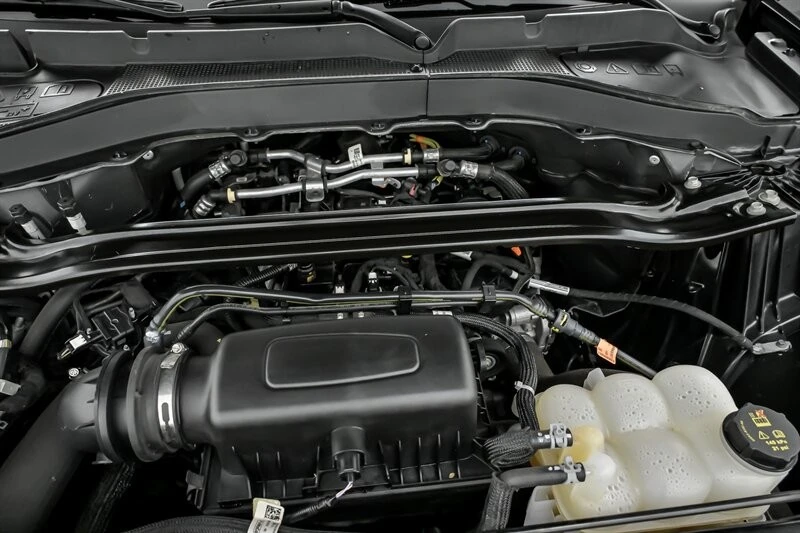 2023 Ford Explorer 6th Gen - Image 15 of 21