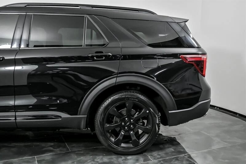 2023 Ford Explorer 6th Gen - Image 8 of 21