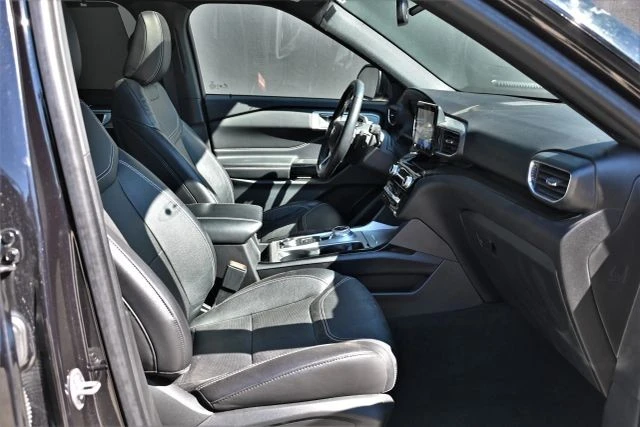 2023 Ford Explorer 6th Gen - Image 17 of 21
