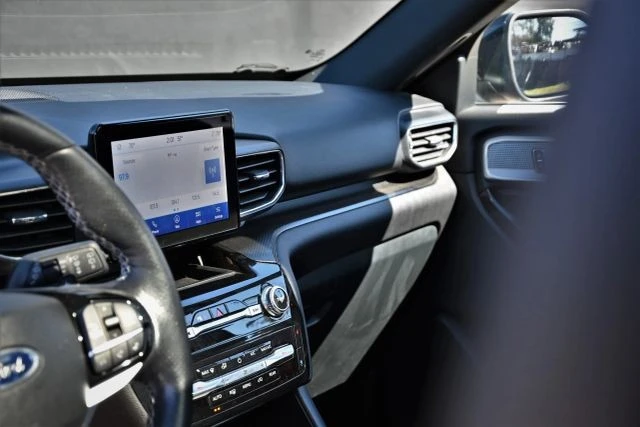 2023 Ford Explorer 6th Gen - Image 10 of 21