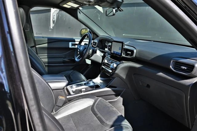 2023 Ford Explorer 6th Gen - Image 16 of 21