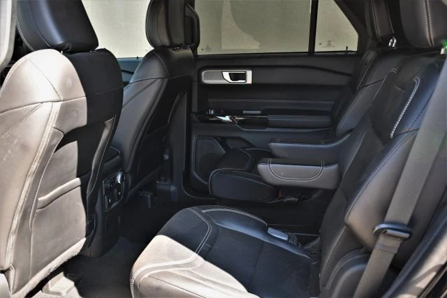 2023 Ford Explorer 6th Gen - Image 19 of 21
