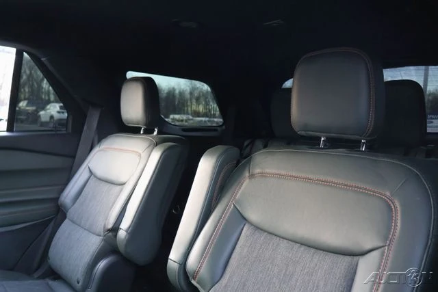 2023 Ford Explorer 6th Gen - Image 8 of 12