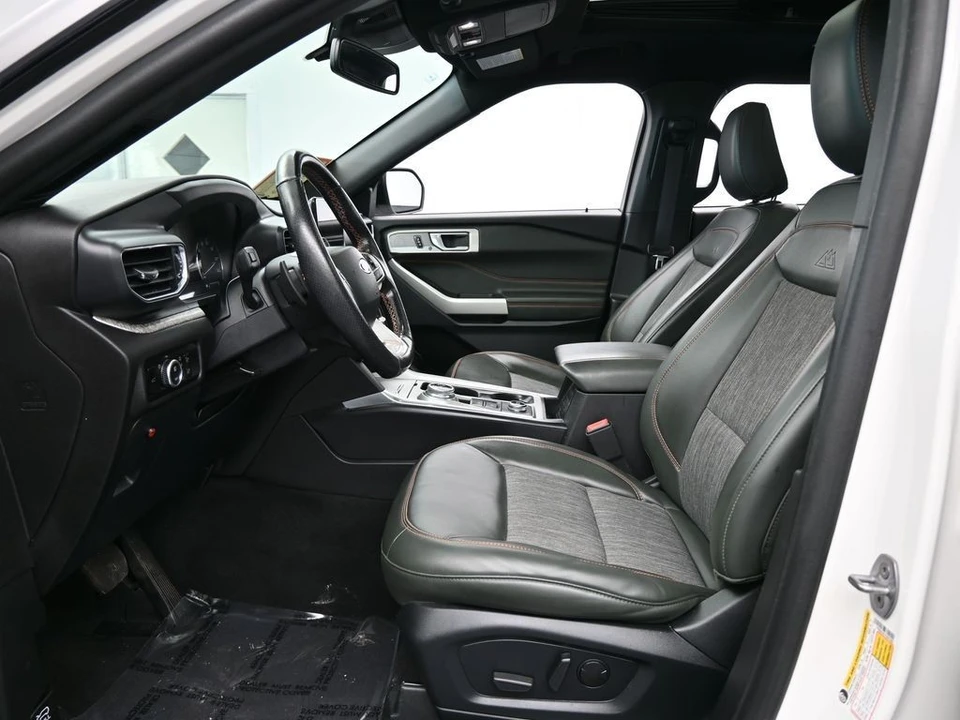2023 Ford Explorer 6th Gen - Image 11 of 12