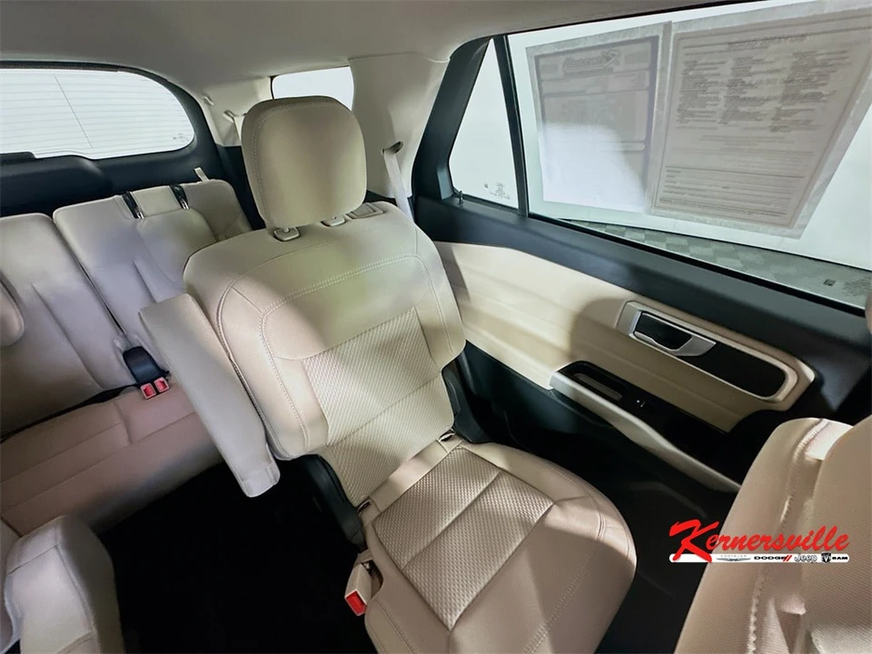 2023 Ford Explorer 6th Gen - Image 14 of 21