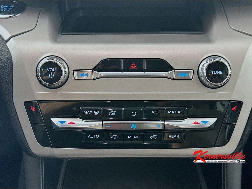 2023 Ford Explorer 6th Gen - Image 18 of 21