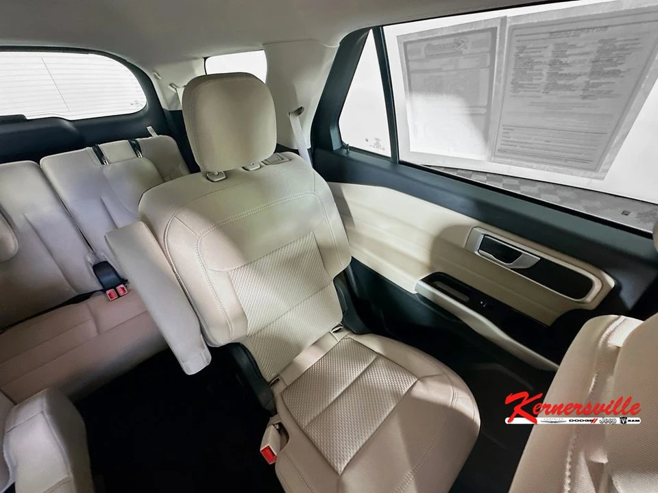2023 Ford Explorer 6th Gen - Image 14 of 21
