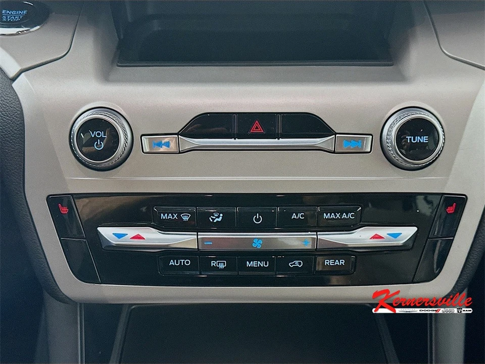 2023 Ford Explorer 6th Gen - Image 18 of 21
