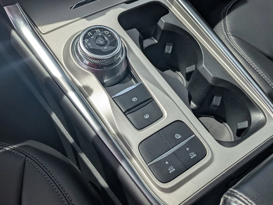 2023 Ford Explorer 6th Gen - Image 26 of 31