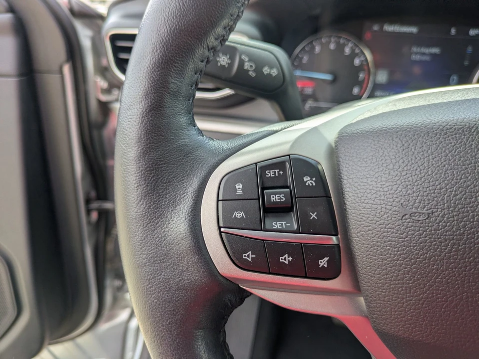 2023 Ford Explorer 6th Gen - Image 18 of 31