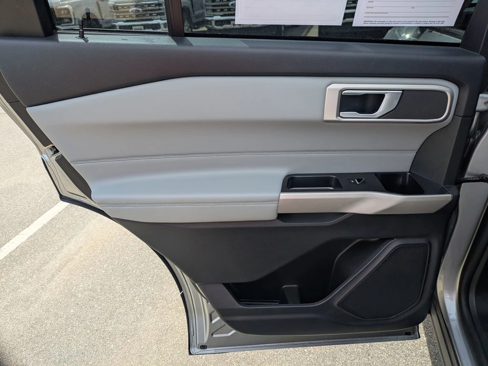 2023 Ford Explorer 6th Gen - Image 31 of 31