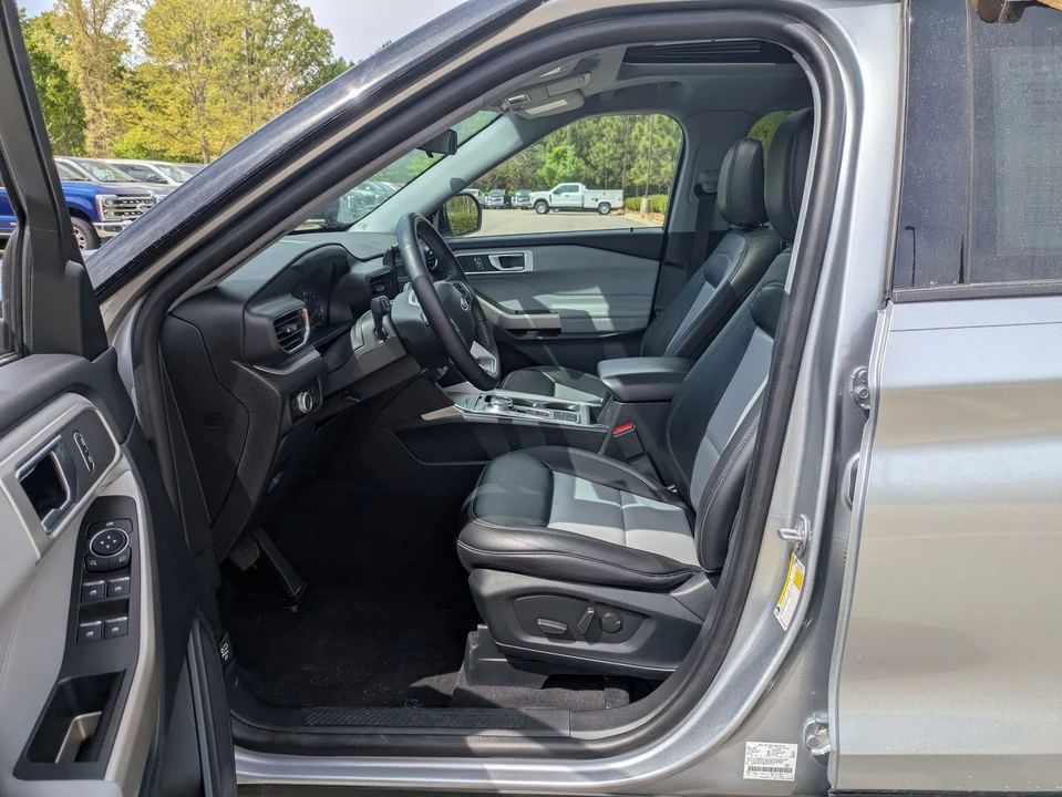 2023 Ford Explorer 6th Gen - Image 12 of 31