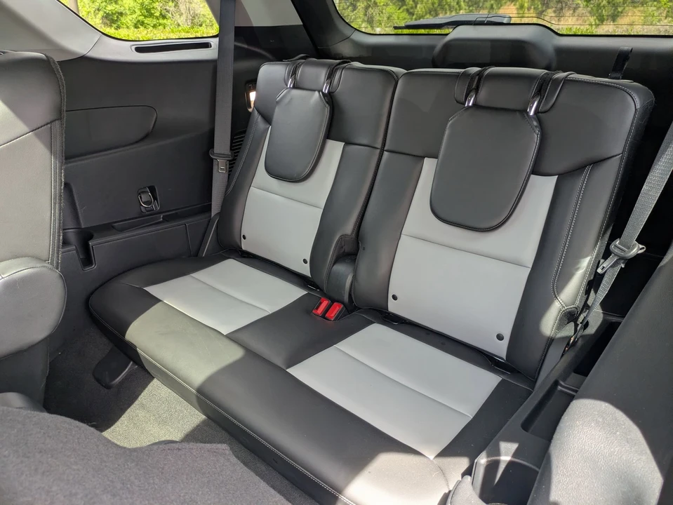 2023 Ford Explorer 6th Gen - Image 30 of 31