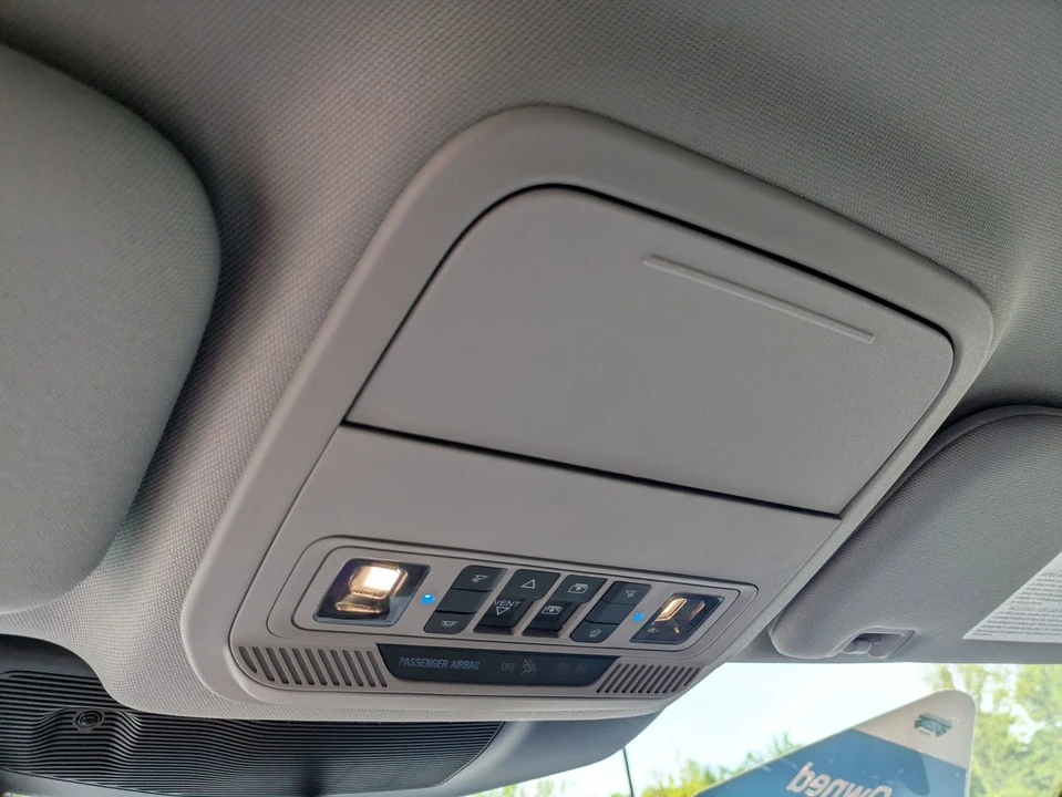2023 Ford Explorer 6th Gen - Image 27 of 31