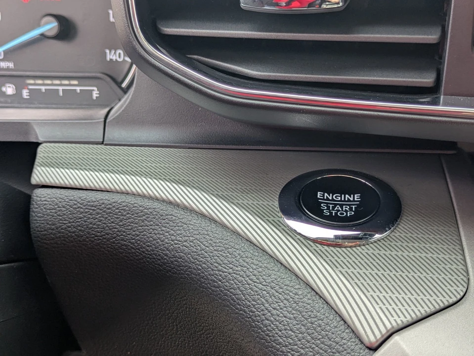 2023 Ford Explorer 6th Gen - Image 25 of 31